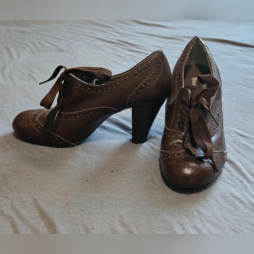 American Eagle Outfitters Brown Classic Heels